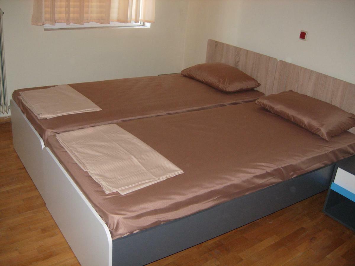B1 Apt Mytilini Екстер'єр фото